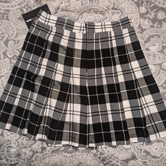 4/$12 School Girl Skirt - Picture 4 of 6